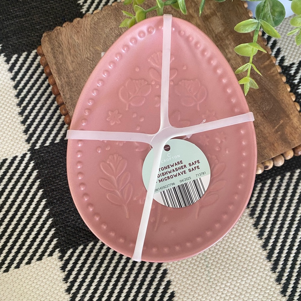 Crofton Stoneware Easter Plates